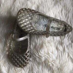 Toddler girl jelly’s